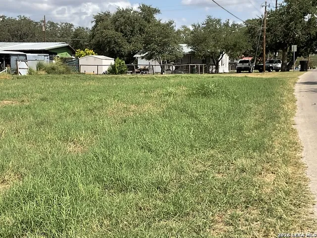 000 Libold Devine, TX 78016