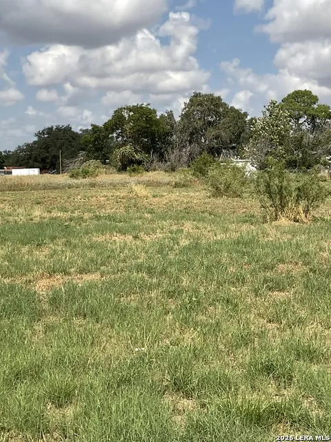 000 Libold Devine, TX 78016