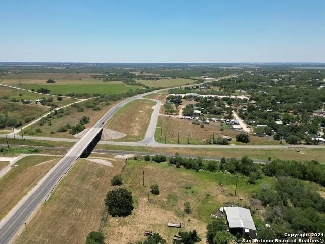 8075 loop 1604 Elmendorf, TX 78112