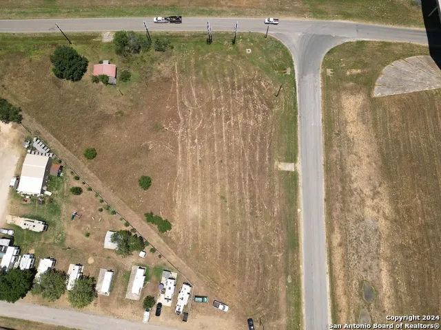 8075 loop 1604 Elmendorf, TX 78112