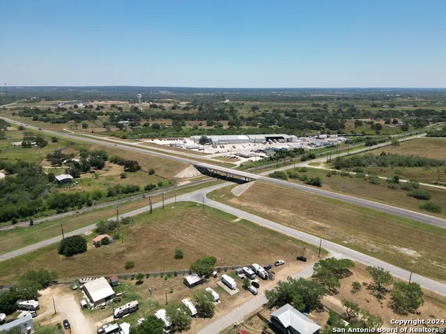 8075 loop 1604 Elmendorf, TX 78112