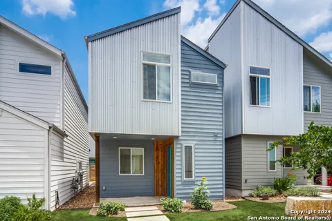 330 CLAY ST Unit 11