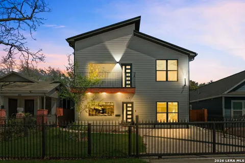 117 CARLE AVE