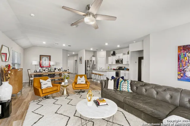 10674 Penelope Way Converse, TX 78109