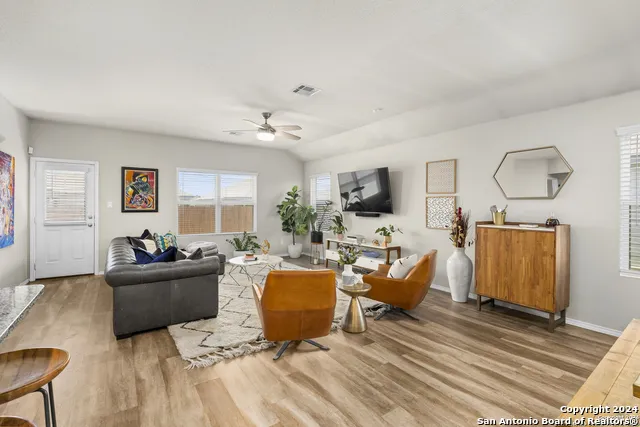 10674 Penelope Way Converse, TX 78109