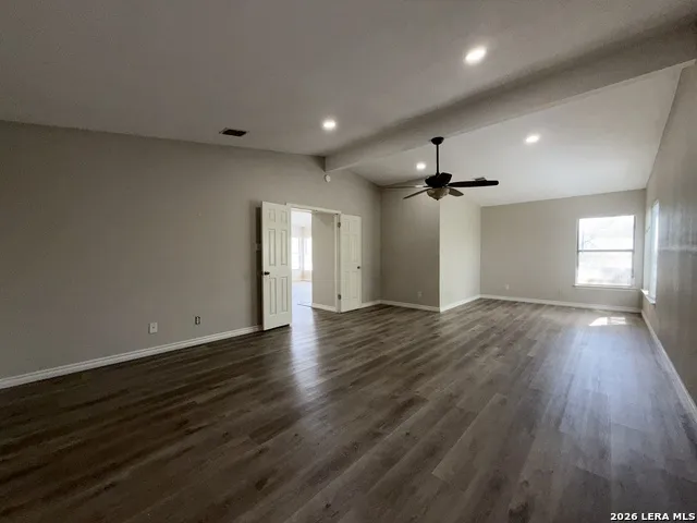 7107 Winter Rdg Converse, TX 78109