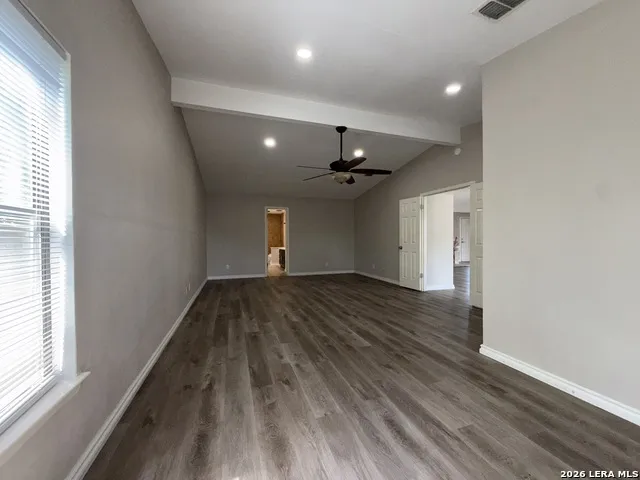 7107 Winter Rdg Converse, TX 78109