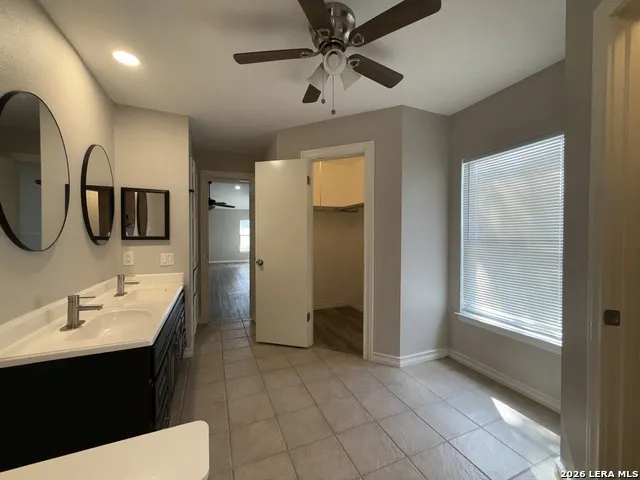 7107 Winter Rdg Converse, TX 78109