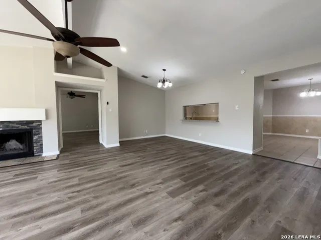 7107 Winter Rdg Converse, TX 78109
