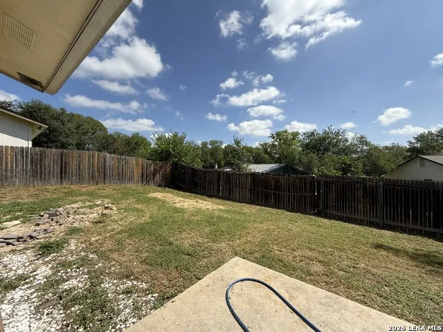 7107 Winter Rdg Converse, TX 78109