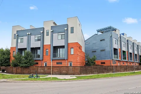 1606 Hackberry Unit UNIT 102