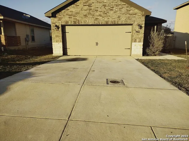 10827 AIRMEN DR Converse, TX 78109