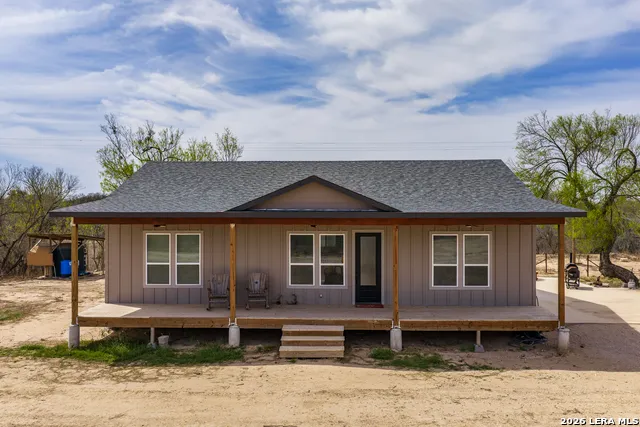 994 Marburger Crystal City, TX 78839