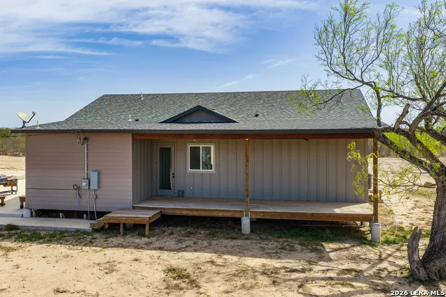 994 Marburger Crystal City, TX 78839