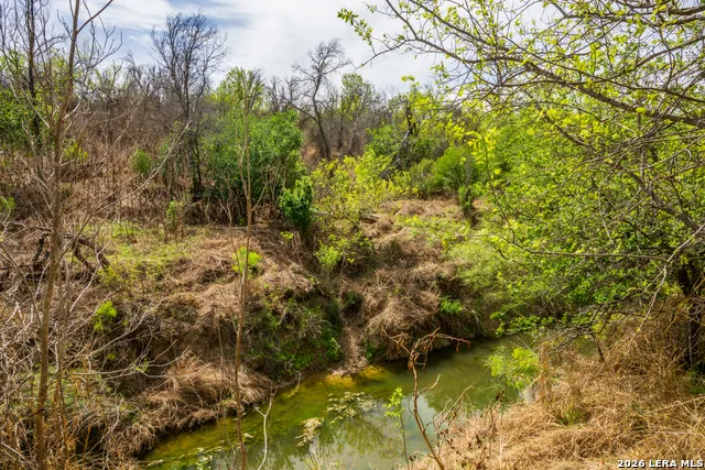 994 Marburger Crystal City, TX 78839