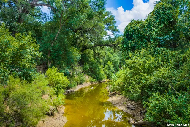 994 Marburger Crystal City, TX 78839