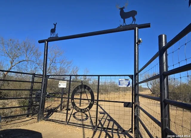1297 Fm 1433 Carrizo Springs, TX 78834