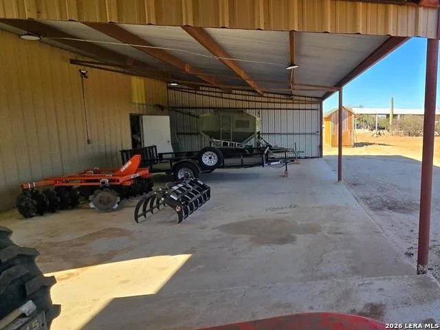 1297 Fm 1433 Carrizo Springs, TX 78834