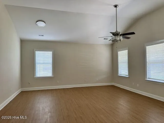 4975 Hampton Drive SE Southport, NC 28461