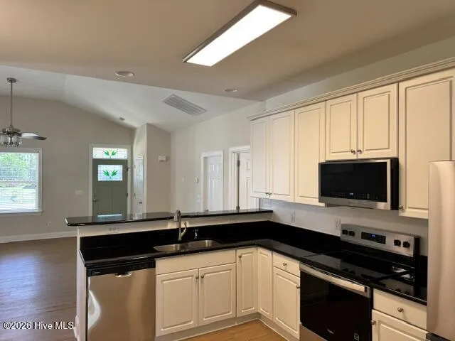 4975 Hampton Drive SE Southport, NC 28461