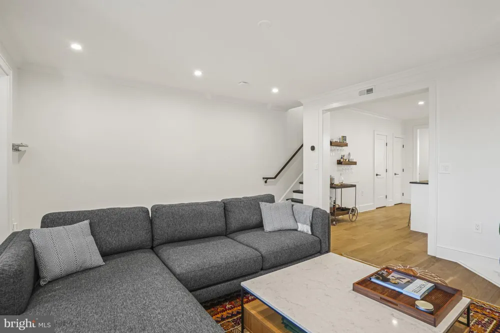 1920 35TH STREET NW Washington, DC 20007