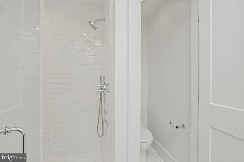 1920 35TH STREET NW Washington, DC 20007