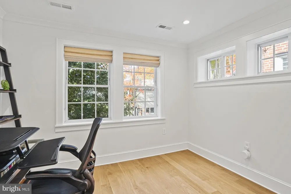 1920 35TH STREET NW Washington, DC 20007