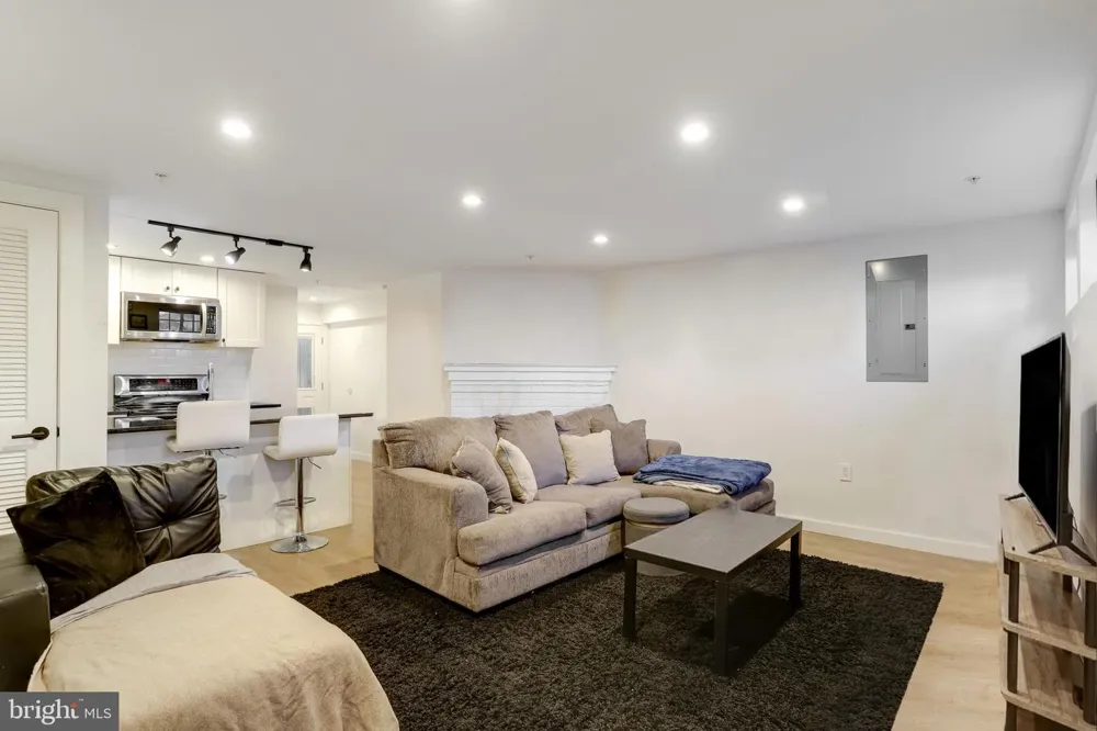 1920 35TH STREET NW Washington, DC 20007