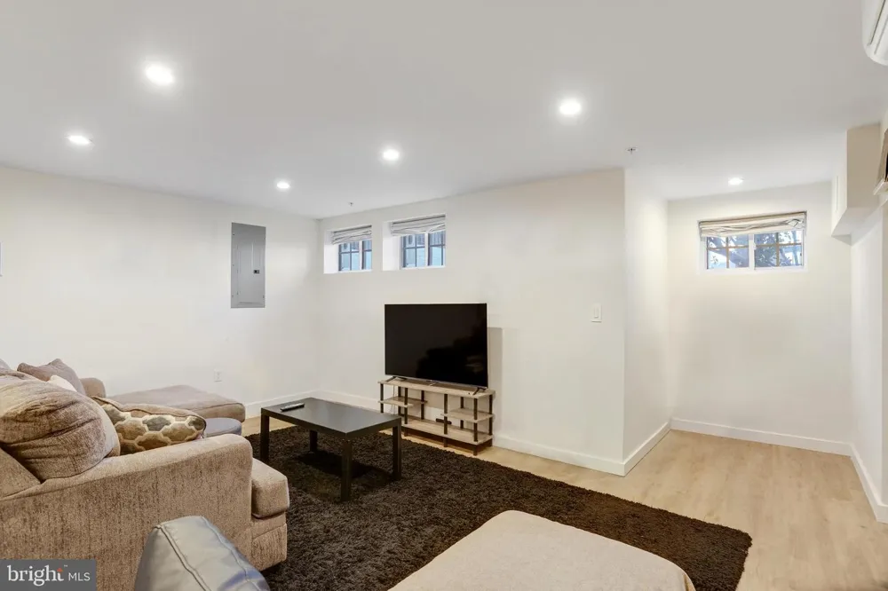 1920 35TH STREET NW Washington, DC 20007