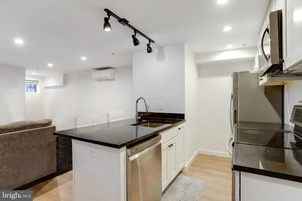1920 35TH STREET NW Washington, DC 20007