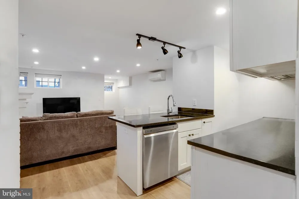 1920 35TH STREET NW Washington, DC 20007