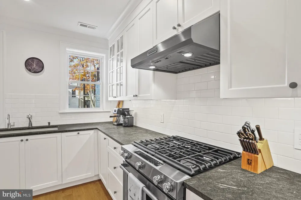 1920 35TH STREET NW Washington, DC 20007