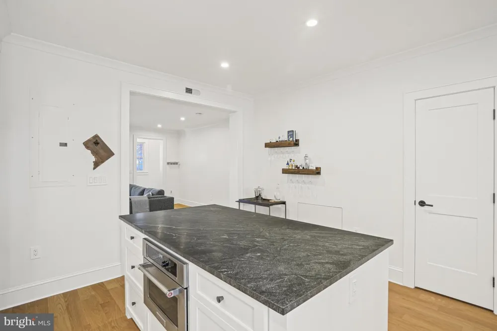 1920 35TH STREET NW Washington, DC 20007