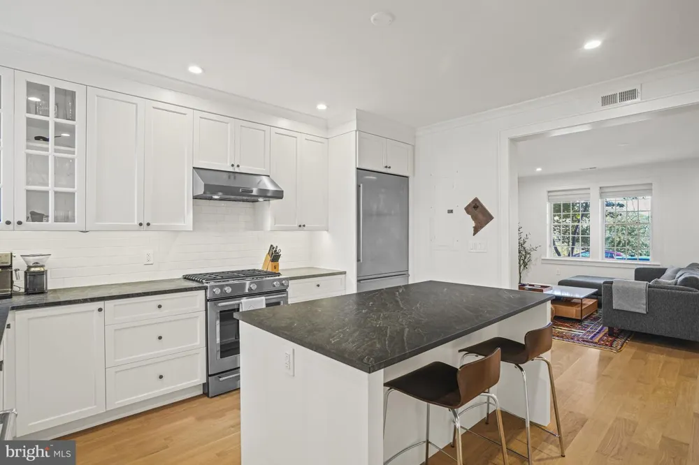 1920 35TH STREET NW Washington, DC 20007