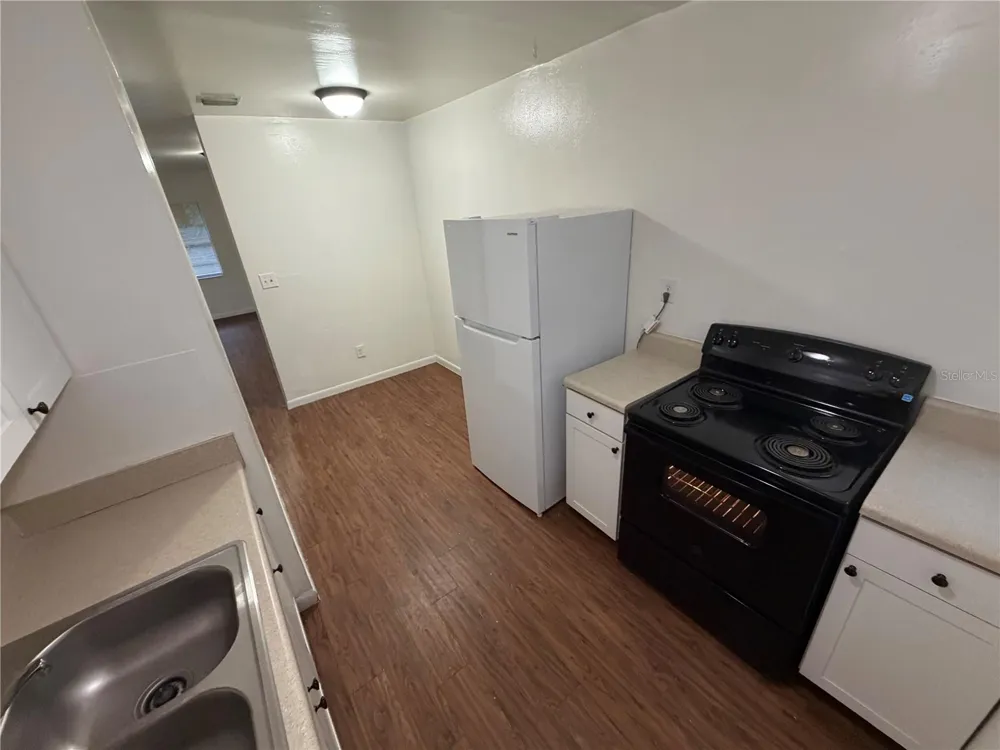 2107 S MILLS AVENUE Orlando, FL 32806