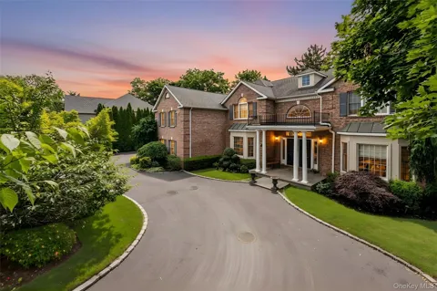 50 Eastwoods Court