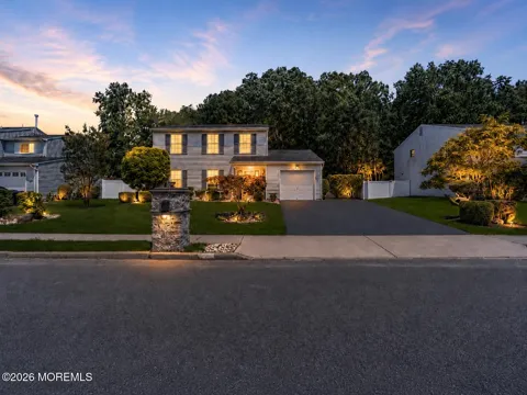 8 Honeysuckle Way