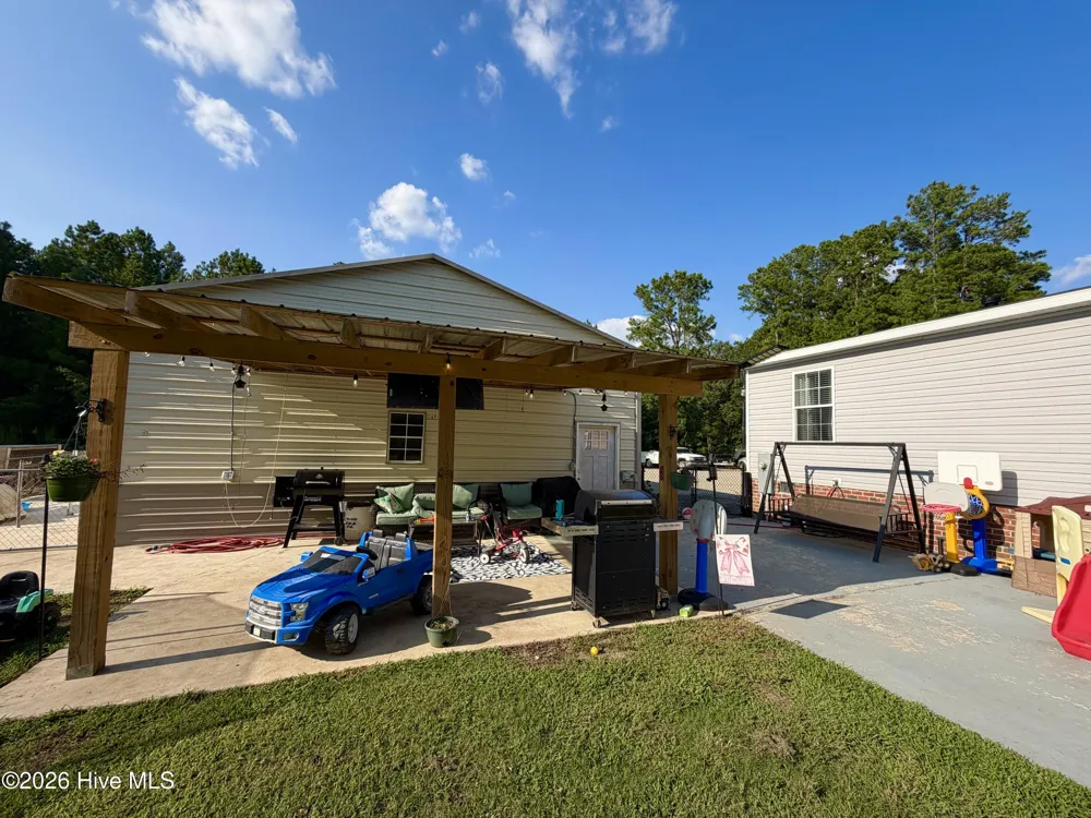 2310 Devils Racetrack Road Four Oaks, NC 27524