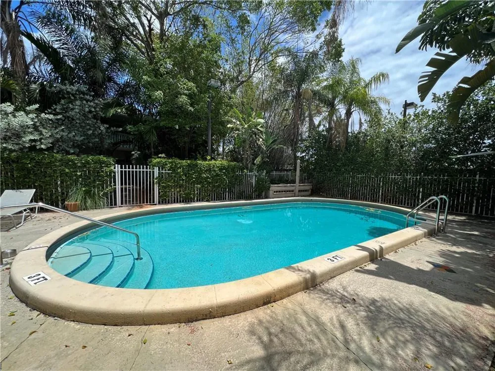 1423 HOLLY HEIGHTS DRIVE #7 Fort Lauderdale, FL 33304