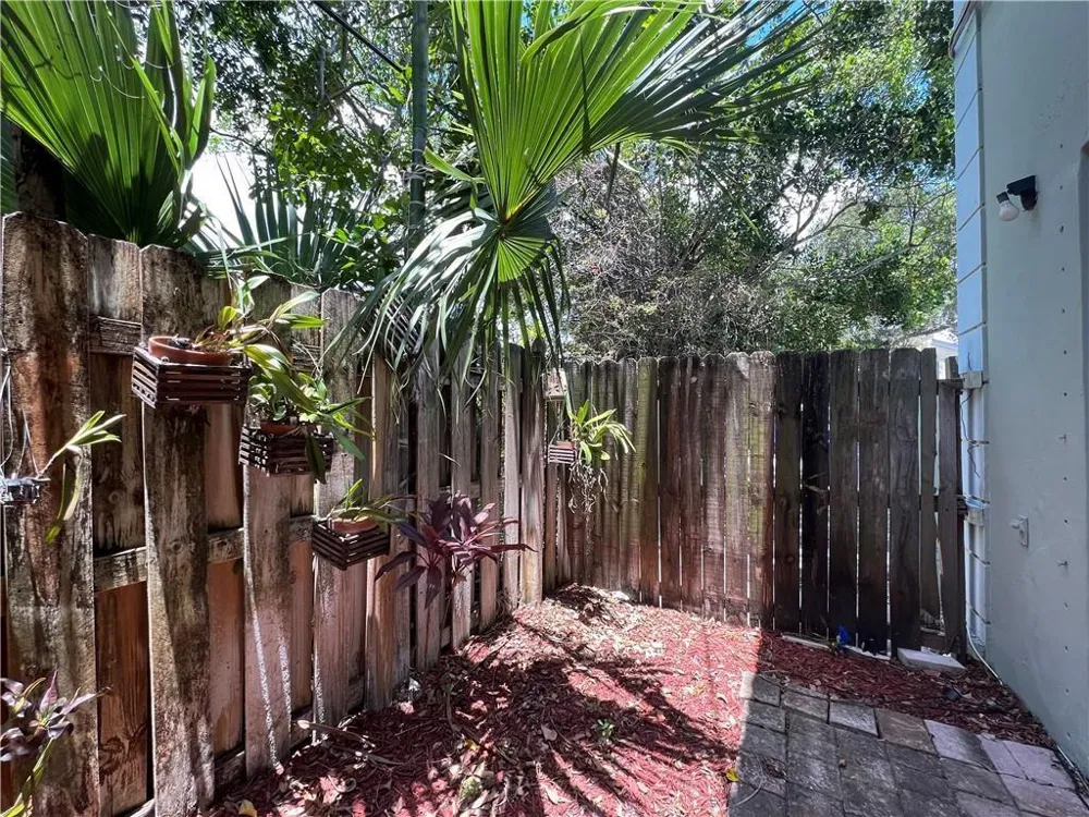 1423 HOLLY HEIGHTS DRIVE #7 Fort Lauderdale, FL 33304