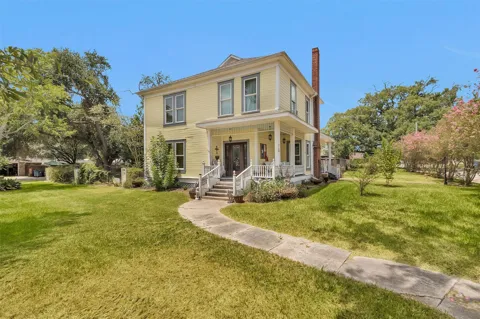 1017 Water Street