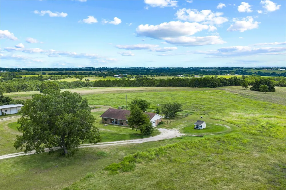 2623 Salem Road Brenham, TX 77833