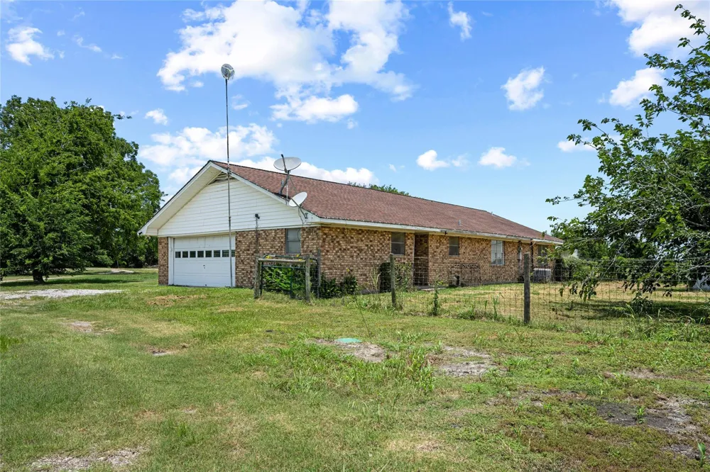 2623 Salem Road Brenham, TX 77833