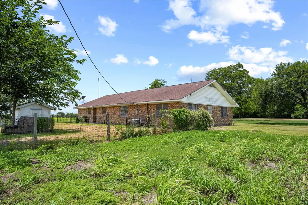 2623 Salem Road Brenham, TX 77833
