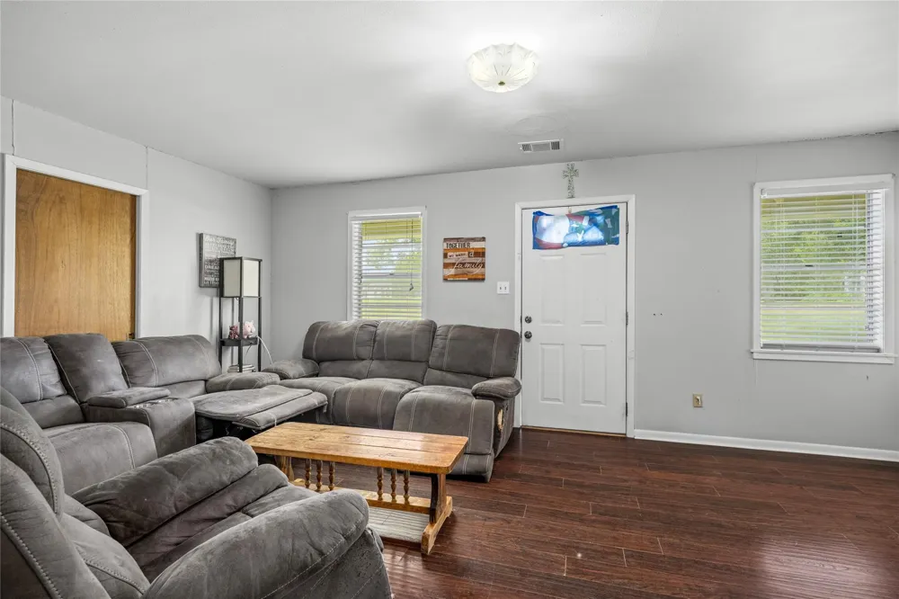 2623 Salem Road Brenham, TX 77833