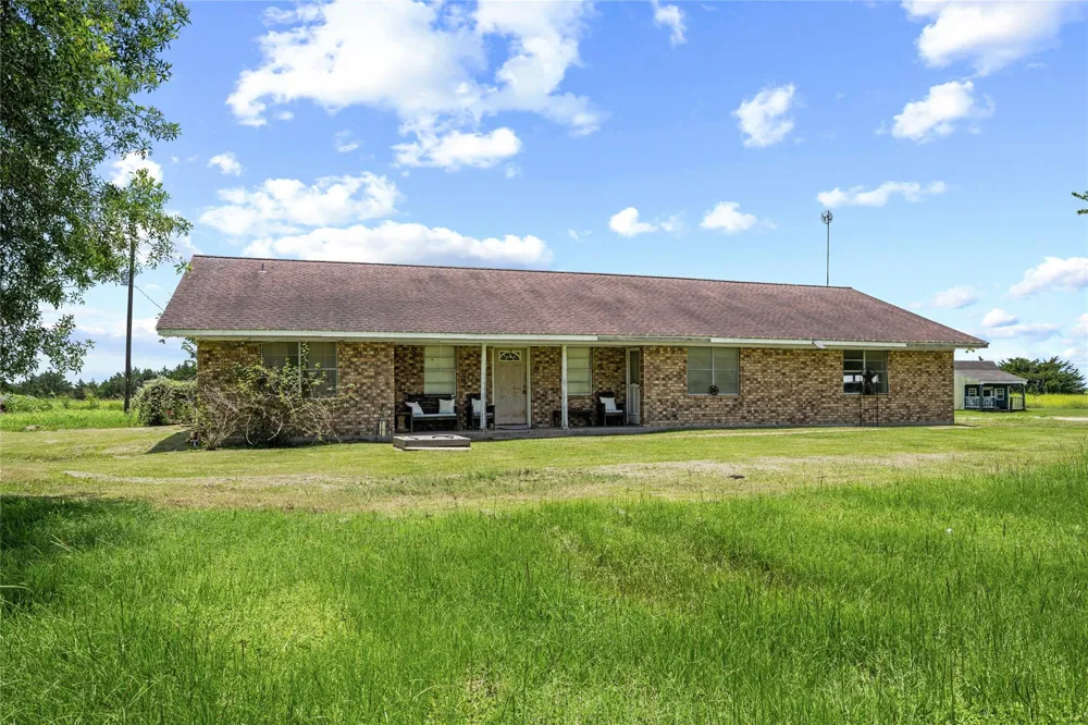 2623 Salem Road Brenham, TX 77833