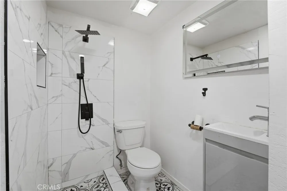 2915 E 60th Pl #A Huntington Park, CA 90255