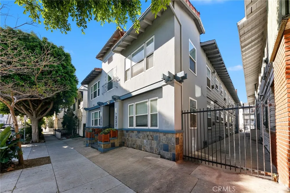 235 Linden Long Beach, CA 90802