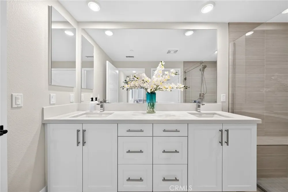 16289 Dawn #209 Tustin, CA 92782