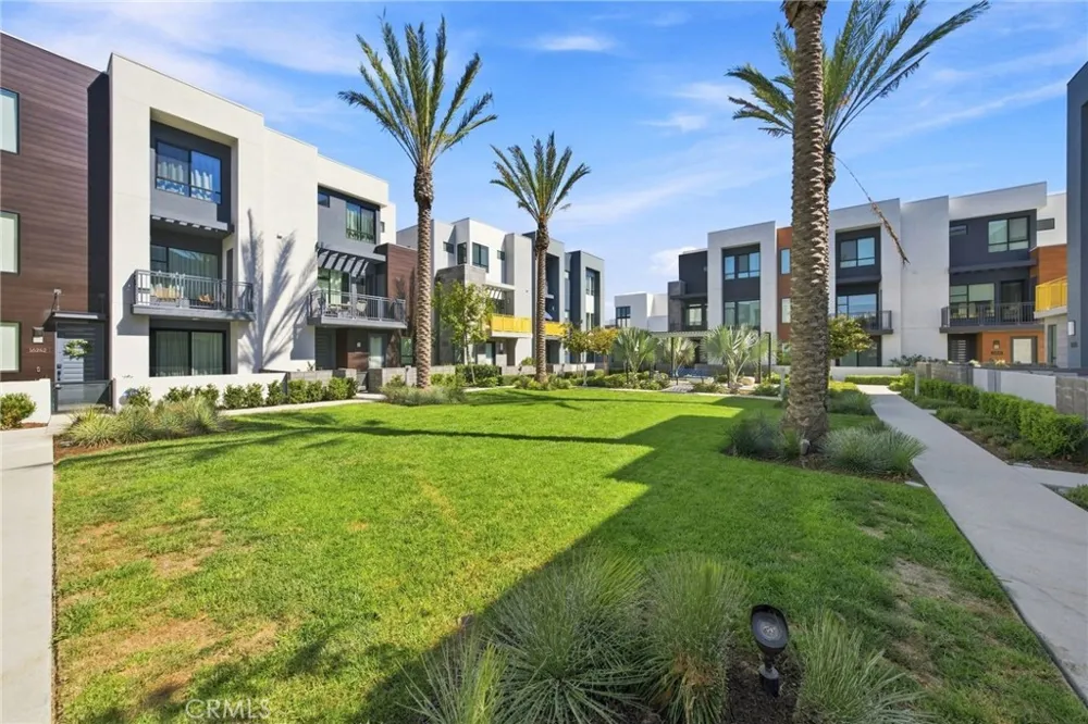 16289 Dawn #209 Tustin, CA 92782